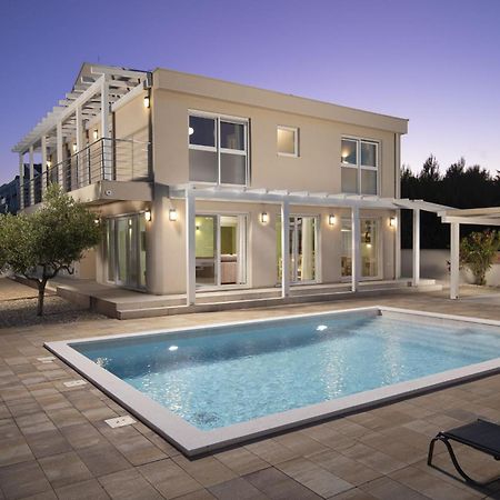 Villa Olivia - New And Modern House With Pool, Souna, Jacuzzi & Playground, Liznjan - Istra Экстерьер фото